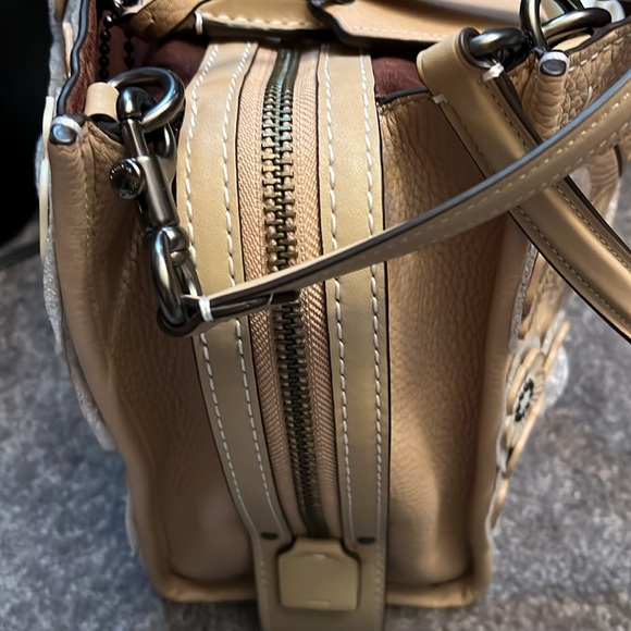 Coach Rogue 30 Tea Rose Bag! - Picture 4 of 7